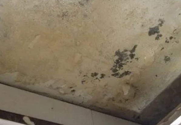 高明阳台漏水维修公司分享下高明卫生间渗水维修需要注意哪些问题。